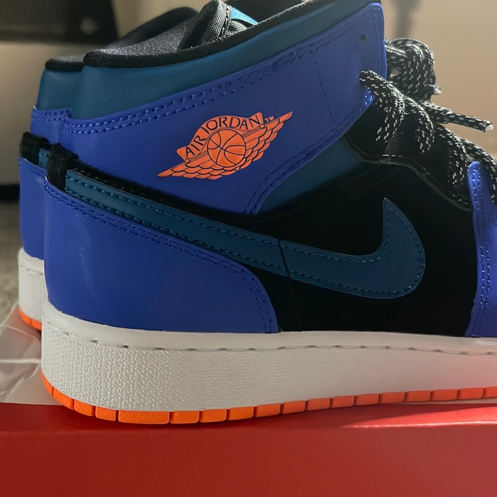 Jordan 1 Mid